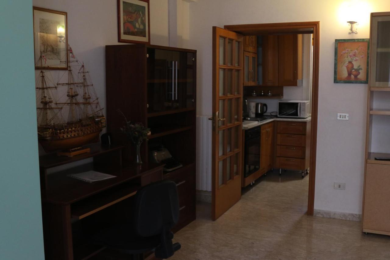 Holiday House Nel Cuore Di Bari Luaran gambar