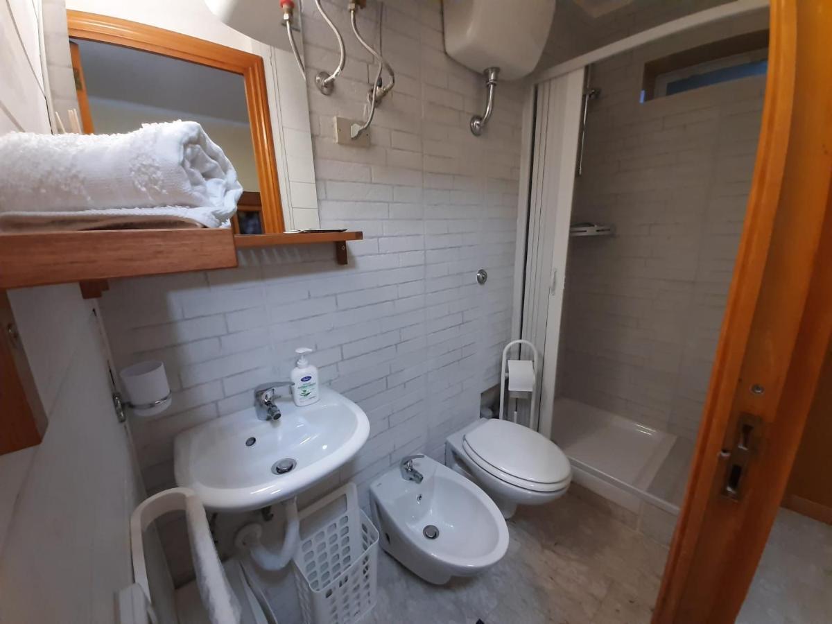 Holiday House Nel Cuore Di Bari Luaran gambar