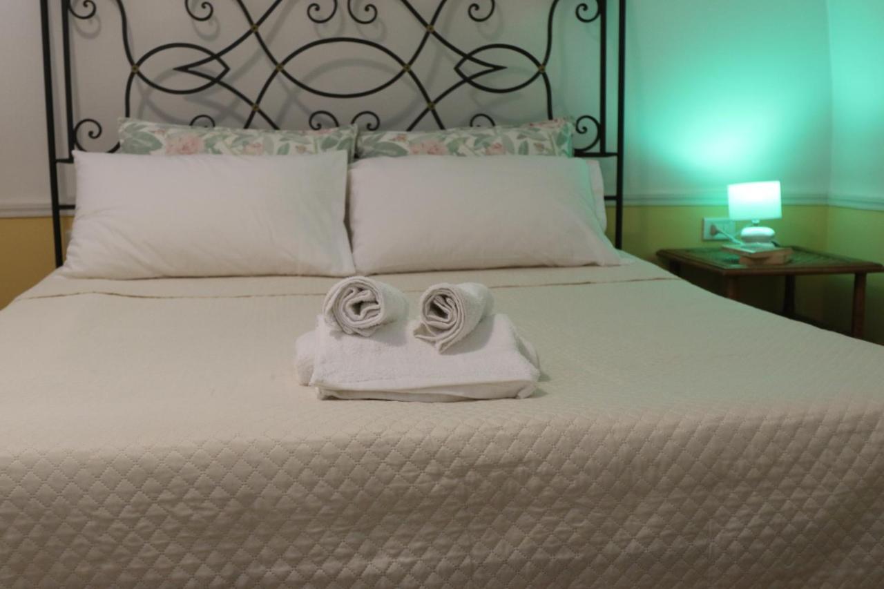 Holiday House Nel Cuore Di Bari Luaran gambar